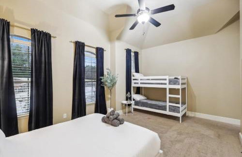 Lakefront Mansion with Pool and Cinema - Foto 23