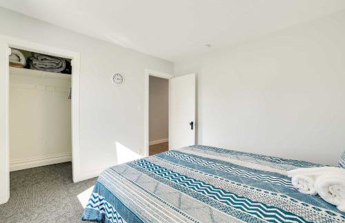 Dom Rodzinny Lakeview Getaway - Walk to Lake Huron - Photo 17