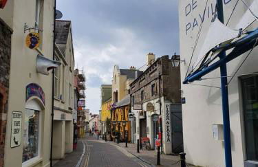 Stylish flat in central Tenby & free parking - Photo 19