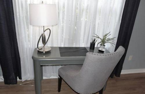 FABULOUS New Decor, Near Dis, Fireplace, Star Wars Children's BR, Next To Pool, LOW rates! - Foto 35