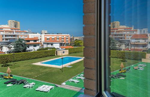 GuestReady - Luxe living by the pool - Foto 1