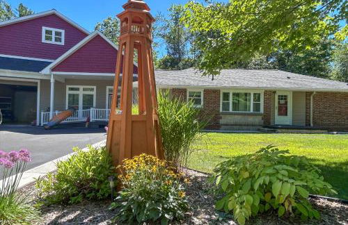 Walk to Lake Huron Beaches Home with Fire Pit! - Foto 31