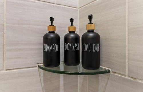 Cozy Hideaway, Rooftop Pool, Gym, Shops nearby - Foto 21