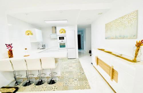 Jardines de Adnania en Marina del Este con vistas al mar - Photo 3