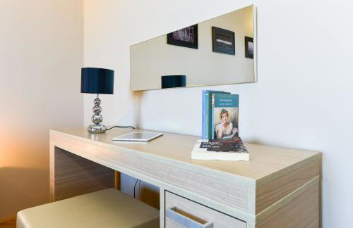 Cecilia Apartments - Photo 15