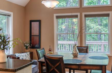 Bear Trail Chalet by Avantstay Retreat w/ Outdoor Living Deck & Fire Pit - Foto 112