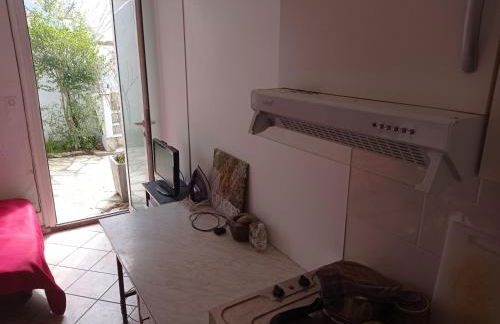 Studio indépendant, avec piscine et jardin, direct gare aéroport, 1 lit pour 2 personnes Direct Gare Aéroport - Foto 13