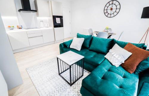 The Desborough Residence - Bright 1BR with Sofa Bed, Modern Lounge & Free Secure Underground Parking - Foto 51