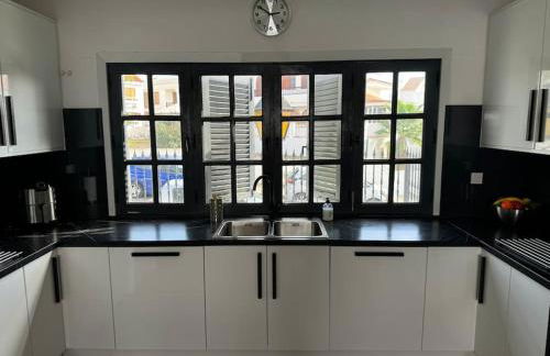 Large Villa in Maspalomas with Huge Private Pool, Jacuzzi & Gym - Foto 37