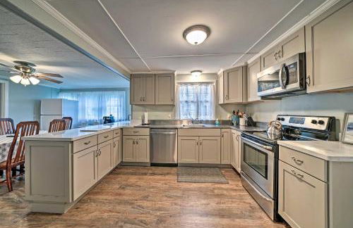 Boat and Ski Home on Edinboro Lake with Grill! - Foto 7