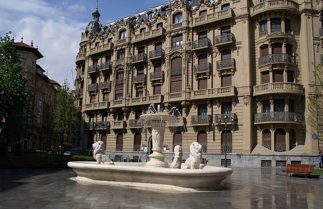 Bilbao Exclusive Private Walking Tour - Photo 1