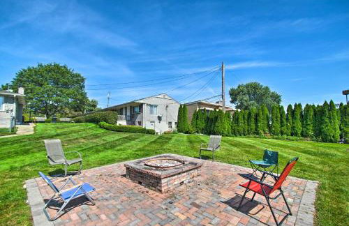 Lakefront Apartment with Patio on Lake St Clair - Foto 21