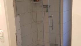 BudgetRooms - souterrain-private rooms & kitchen - Foto 3, Shower
