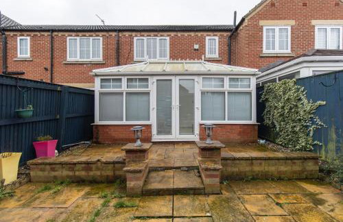 Free Driveway Parking, 3 Double Bedroom House, Quiet Private Estate, Fast WIFI, Ideal for Long Term Contractor, etc Stays, 3 miles 7 mins drive to Nissan, 15 mins to Sunderland Newcastle, Regular Housekeeping Options - See Our Site for Assurance - Foto 32