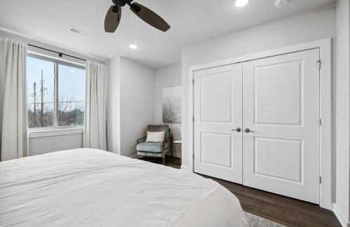 Luxurious Condo with Rooftop and Parking near University City - Foto 18