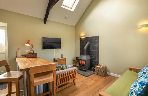 Tranquil 1 bedroom cottage 15 mins drive to sea - Foto 7