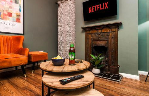 3 Bedroom House, Free Parking, Easy M53 Access - Photo 29