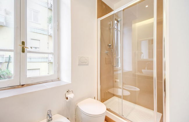 Imperia Suite - Photo 11