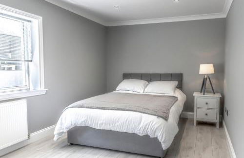 1 Bed Cottage-Sleeps 2-Parking-Pets-Hot Tub - Photo 4