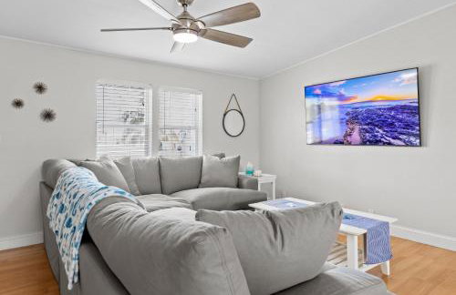 Near Beach Hot Tub Pet-Friendly - Foto 1