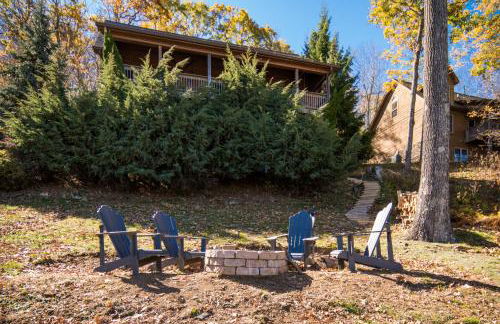 Cabin with amazing long-range mountain views, hot tub, fire pit, EV connection - Foto 12