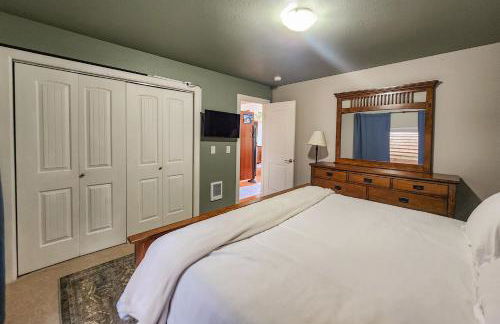 Hanging Glacier Chalet - Photo 35