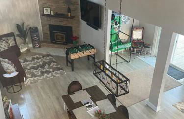 Modern Home near Lake w HotTub, Game Room, Fireplace - Foto 71