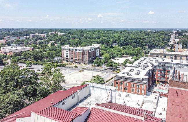 Home is Where the Arch is Across From Uga! - Foto 21