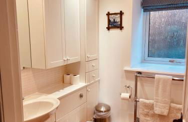 Beautiful spacious old schoolhouse with stunning sea views and beach nearby - Foto 22