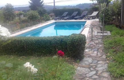 Villa con piscina en Pantòn Ribeira Sacra Galicia Ideal para familias - Foto 4