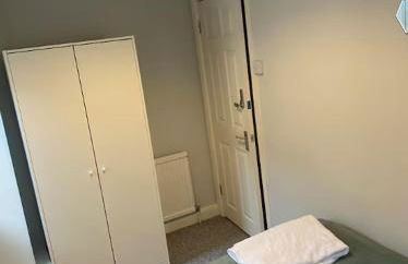 Balmoral House - Holiday Home - Photo 28