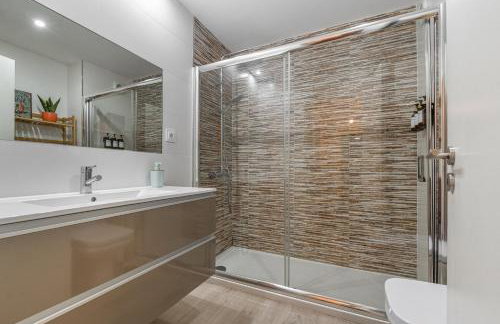 Castelo Point - 2BR Luxe Apartment in the Heart of Guimarães - Foto 23