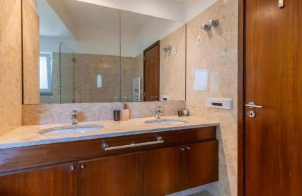 Estoril Oceanview Villa - Photo 21