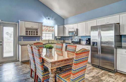 Coastal Chill Spot - Cozy 2BR Villa By The Beach - Foto 7