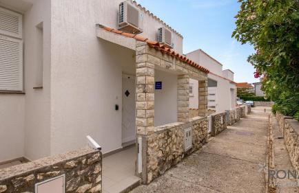 Rona Apartment Flower 1 and Flower 2 - Foto 12