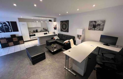 EG Wohnung mit eigenem Eingang - Foto 7