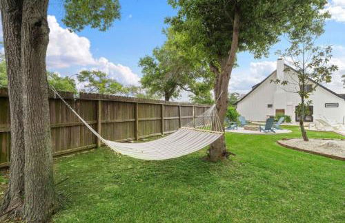 Sprawling estate with private pool and game room and guest house - Foto 46