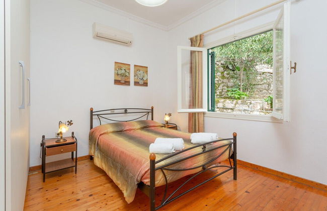 Sofia Large Private Pool Walk to Beach Sea Views A C Wifi Car Not Required - 1552 - Photo 22