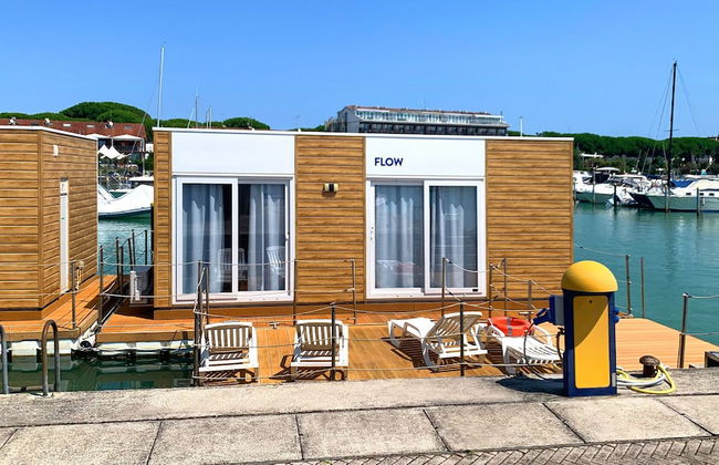 Floating Resort - Photo 16