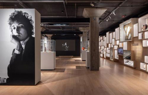 Modern King Bed 5 mins to Downtown - Foto 49