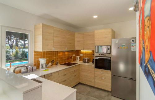 LV Premier LA2 pool, AC, garden, sea view - Foto 76