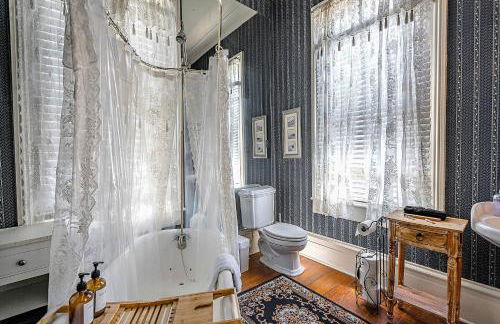 Master King Room Victorian with Private Bathroom in a Historic house - Foto 21
