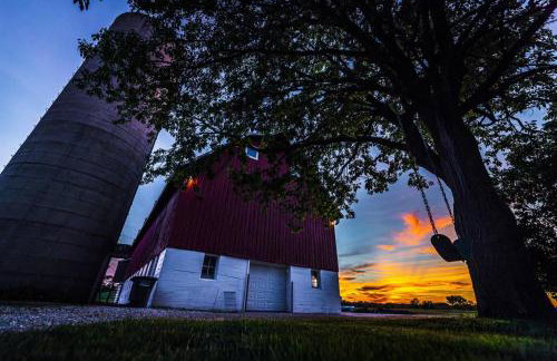 Historic 1868 Farmhouse Kettle Moraine Getaway - Foto 29