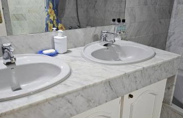 Bonito piso con jardines y piscina - Foto 24