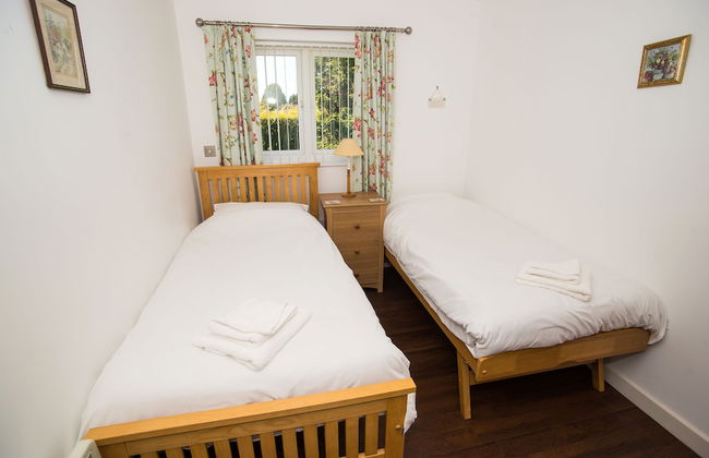 Stoneleigh Village - Photo 4