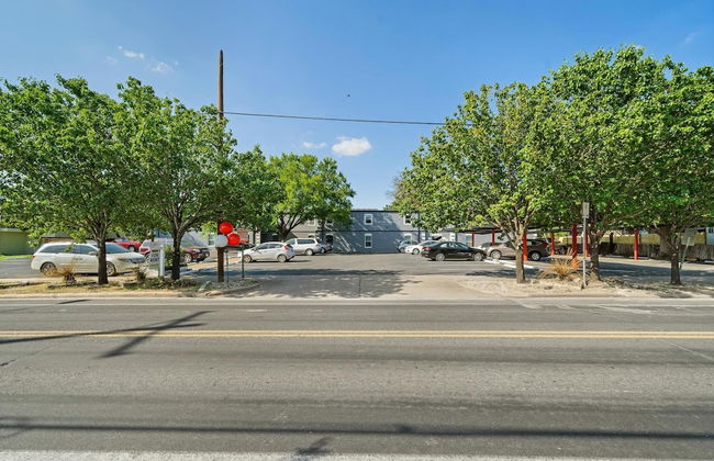 Modern 2BR Near UT Hyde Park Evonify - Foto 17