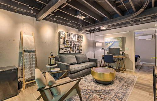 Unique Southampton Getaway with Rooftop Deck! - Foto 5