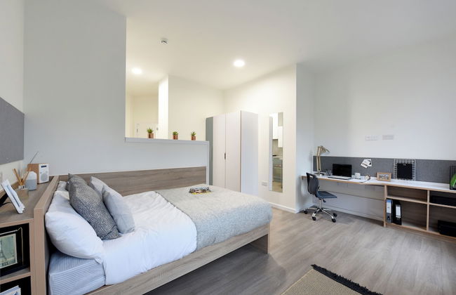 For Students Only Bright Ensuite at St Mungo's in Glasgow - Photo 4