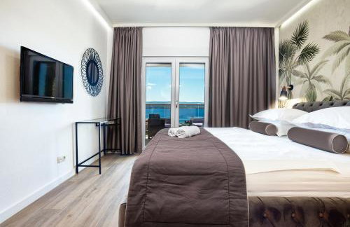 LUXURY VILLA PARADISE 120m from sandy beach, heated pool, billiard, max 12 pax - Foto 37