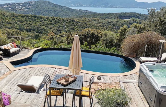 Swim Lodge Hotel Porto Vecchio - Photo 11